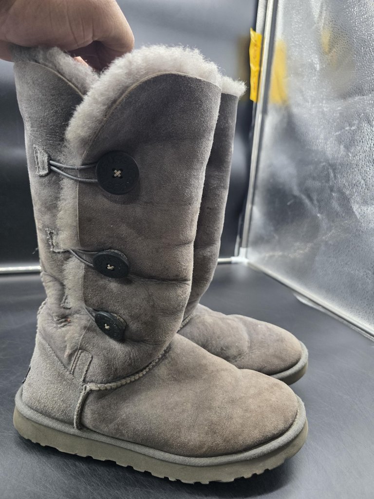 Ugg Boots Womens Size 9 Gray Bailey Button Triplet Suede Shearling Stains 1873
